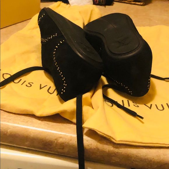 New Louis Vuitton Suede shoes with gold studs. - Picture 5 of 8